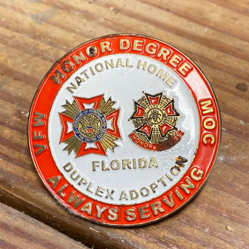 Vintage VFW MOC National Home Florida pin